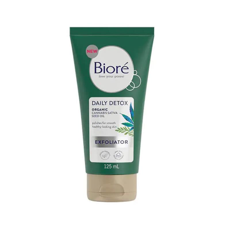 Biore Daily Detox Exfoliator Face Scrub (125ml)