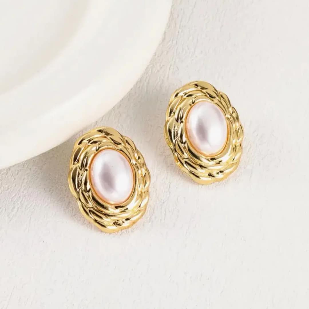 Vintage Wreath Pearl Stud Earrings