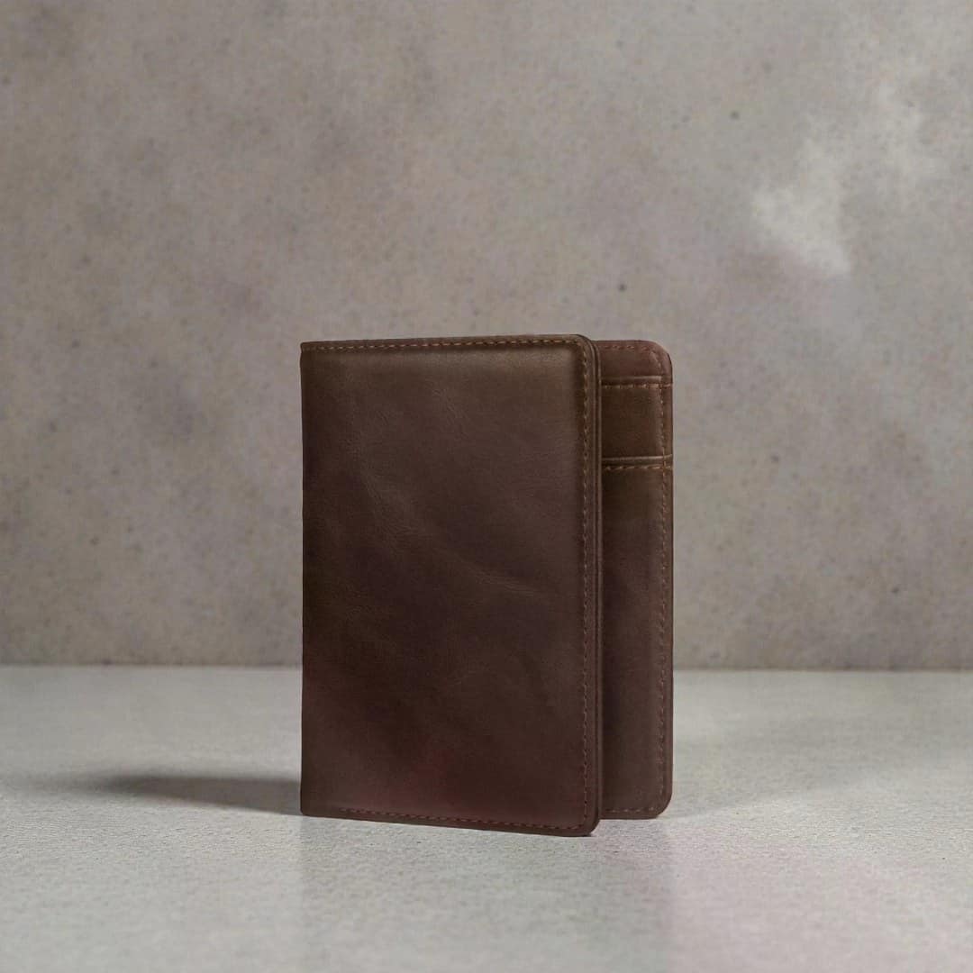 Zays Premium Handcrafted Slim Bifold Leather Short Wallet for unisex - Personalized Top-Grain Leather Wallet - Compact Durable Stylish - ZSW127-Chocolate